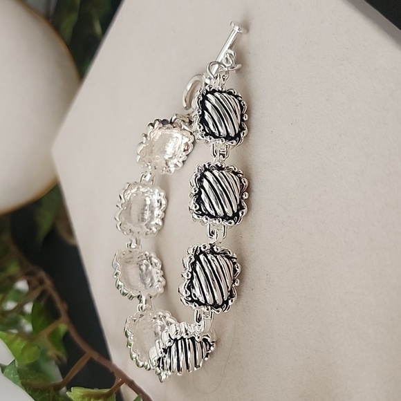 Silver Boho Design Link Bracelet Toggle Clasp - Picture 3 of 9